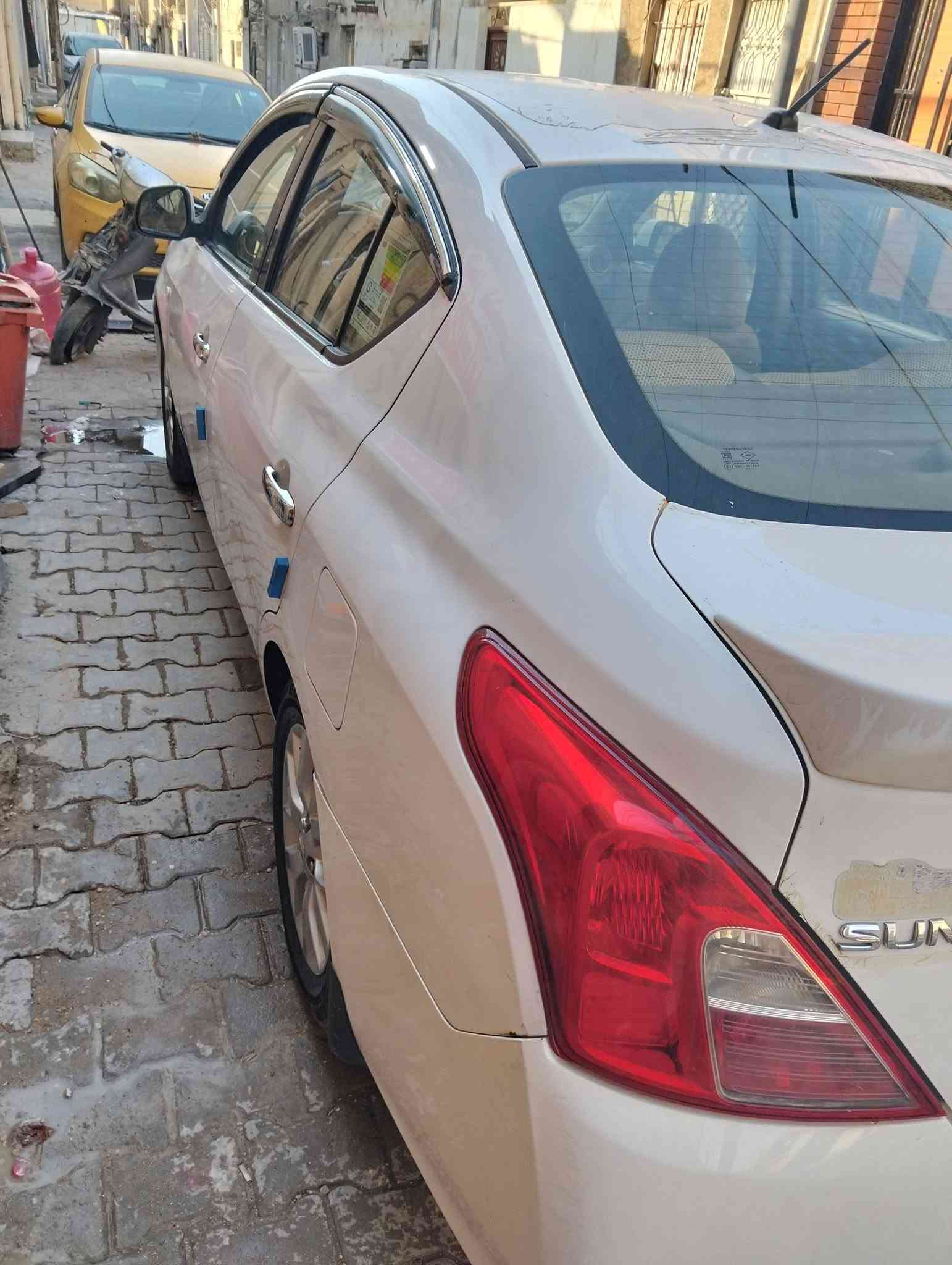 سني هندي 19 محرك كير تبريد كله بلادي  بيه صبغ بابين وبارد قليل ويل كب بلادي داخل نضيف  رقم بغداد بسمي  سعر 92  لتواصل ***********
