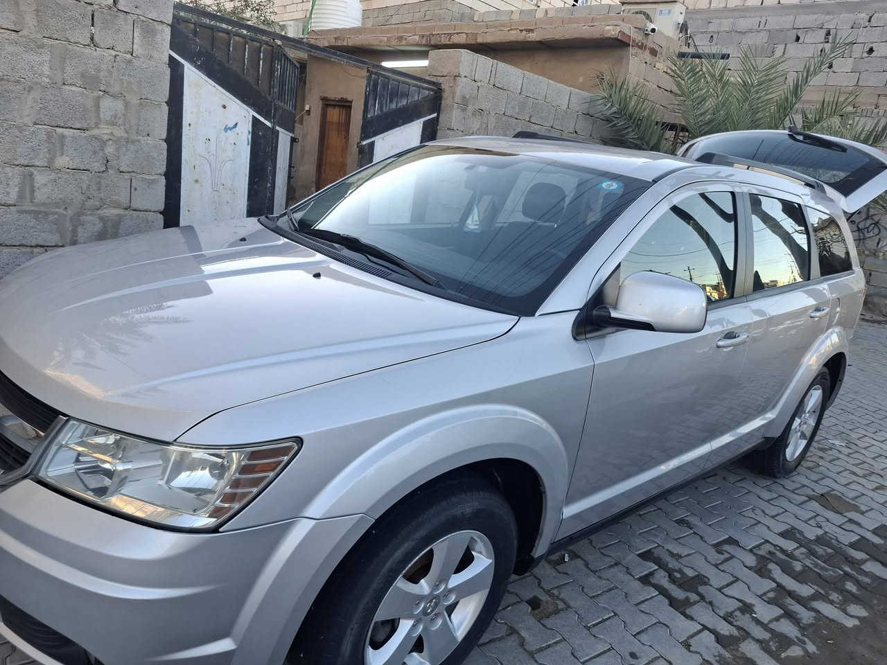 سلام عليكم سيارة اللبيع دوج جورني موديل ٢٠١٠رقم بغداد بسمي كلين مكفول مكينة ٦سلندر سبعةراكب ٧١كيلو متر سعر ١٣٠ وبيه مجال عنوان بصرة كوت الحجاج رقم الهاتف ***********
