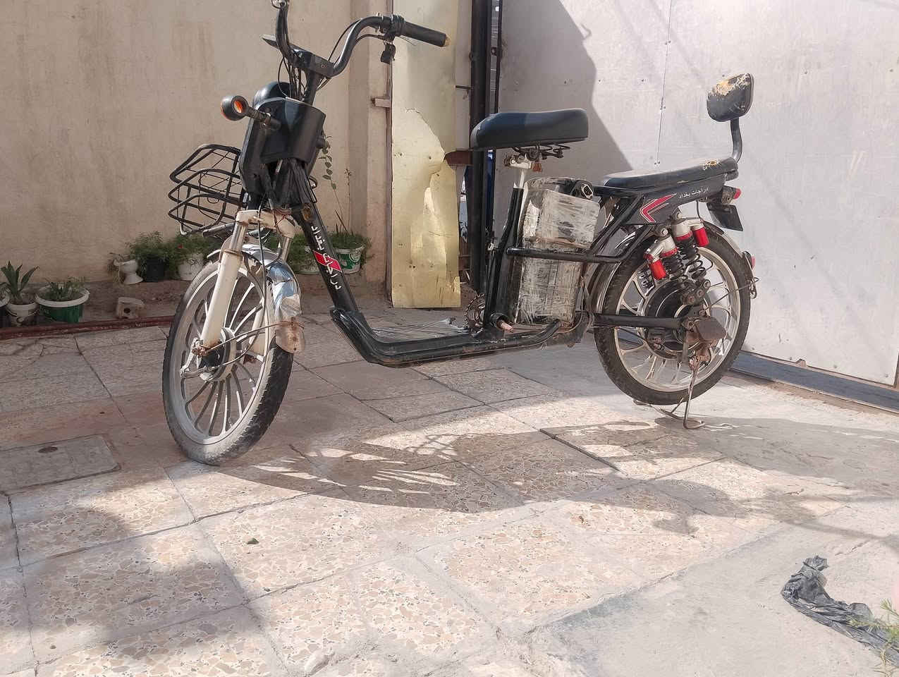 دراجه شحن للبيع العنوان ابو غريب خرنابات الساحه السعر 150وبيها مجال للأستفسار  على الواتساب ***********
