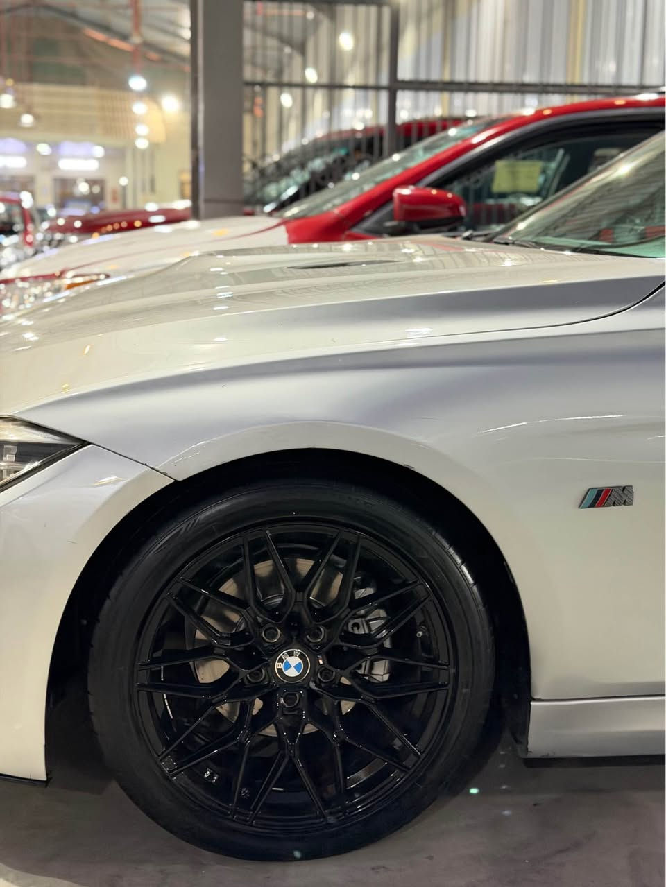 Bmw  330 i  2017   يةك بارجة بوياغ بي ليدران هةمو شت بةشةرت نرخ155$ مجال واتساب *********** أربيل, العراق
