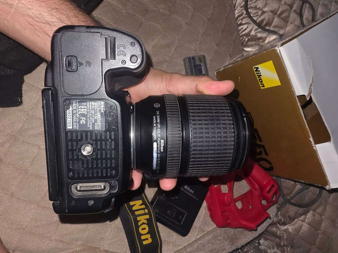 كامره نيكون 750
عدشه 18_140
شتر 188k
شاحنه 
بطاريه 
حزام 
جلاتين
سعره 675
***********
ماعندي توصيل مكانك البصره الهارثه
