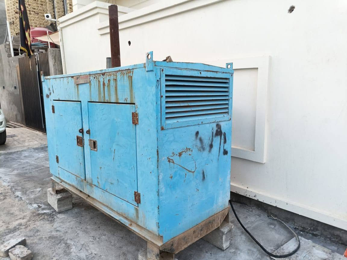 السلام عليكم
للبيع مولد بيركنز 33 KV كاتم شرط الشغل والحمل السعر 28 ورقه بي مجال قليل للاستفسار ***********  العنوان البصره شط العرب
