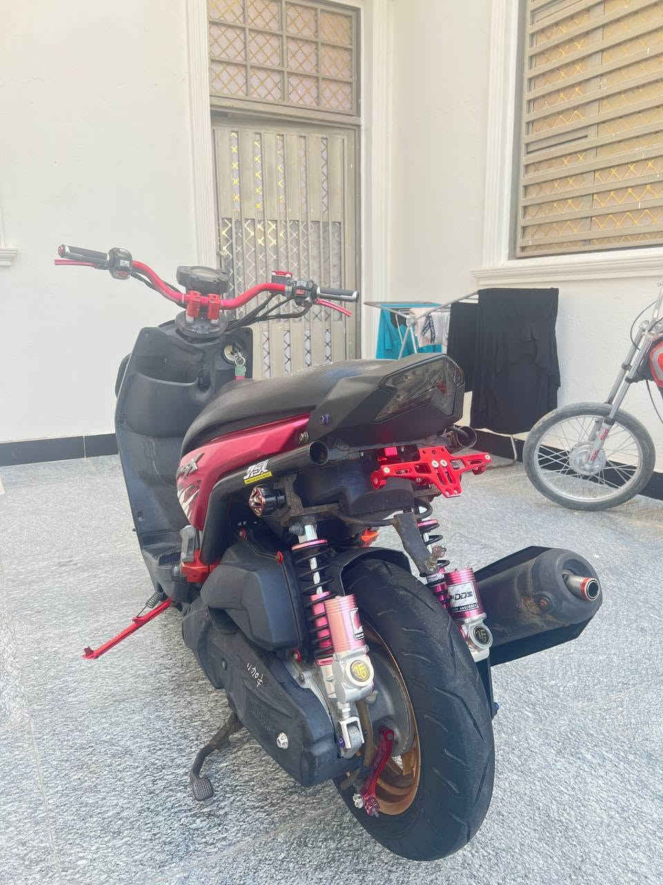 سلام عليكم سكنس جبلي ام عيون  للبيع دراجه مزوده لاخير شي بس مكينته بلادي كلجات امامي خلفي برغي ما مفتوح بيه مال باله منزله بيدي كفاله عامه  مو شراي لا طب وتعبني سعر1650 بيه مجال قليل مكان بصره خور الزبير ***********
