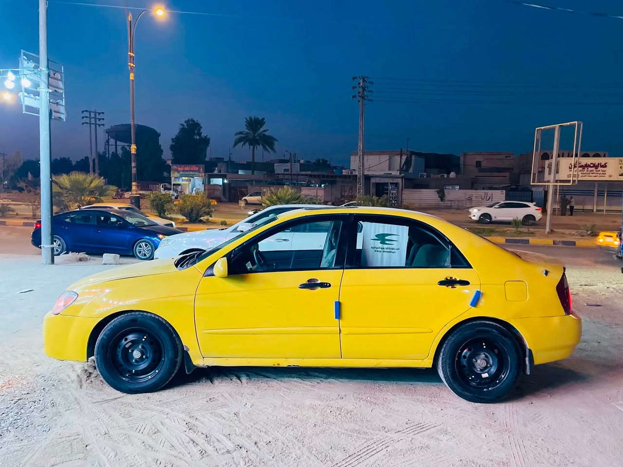 السلام عليكم كيا سبكترا 2006 للبيع مكينه جديده لاتنقيص ولاتبخير كير اوتماتيك جديد حداديه جديده تخم تاير جديد تبريد شرط ثلج كهربأياته كله شغاله مابيه اي نقص السياره بيه فتحه سقف بيه طخه بلجاملغ الكدام بدون دواخل رقم بغداد انكليزي سنويه 2030  جامه اماميه جديده 
السعر ٥٣ مكاني الديوانيه 
***********
