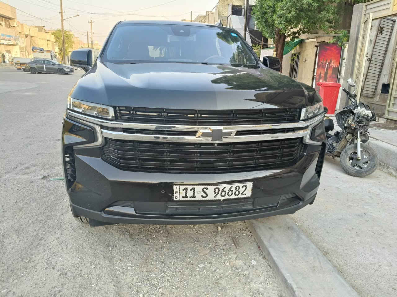 السلام عليكم تاهو للبيع موديل 22 ار اس تي سياره  جديد  سياره صور حادثه موجود بيها وهذا رقمي*********** عنوان بغداد
