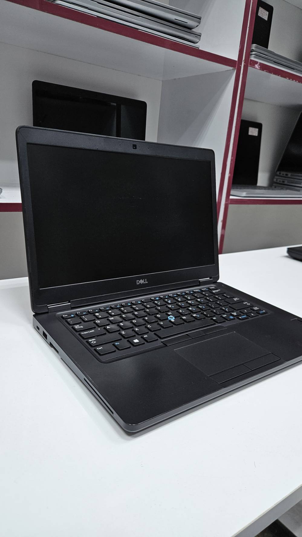 Dell 5490 • كور i5 جيل 8 • نفيديا MX130