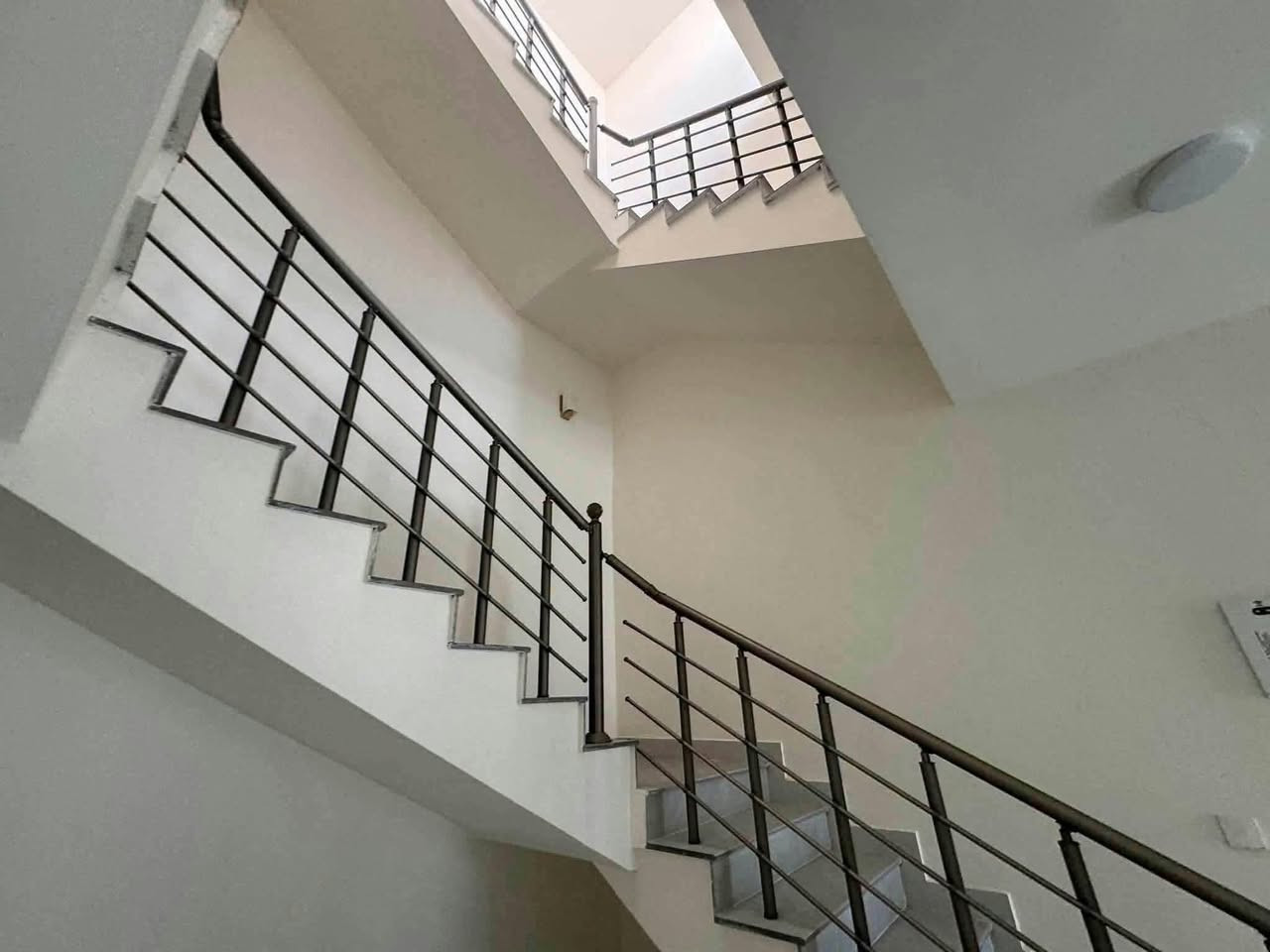 النجف • فلة ٢٥٠م ٤غرف • مجمع جنائن الأميرات