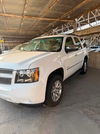 تاهو 2013 تحويل ثاني يوم بيه بارد قطعتين سياره كارتون 07711994774