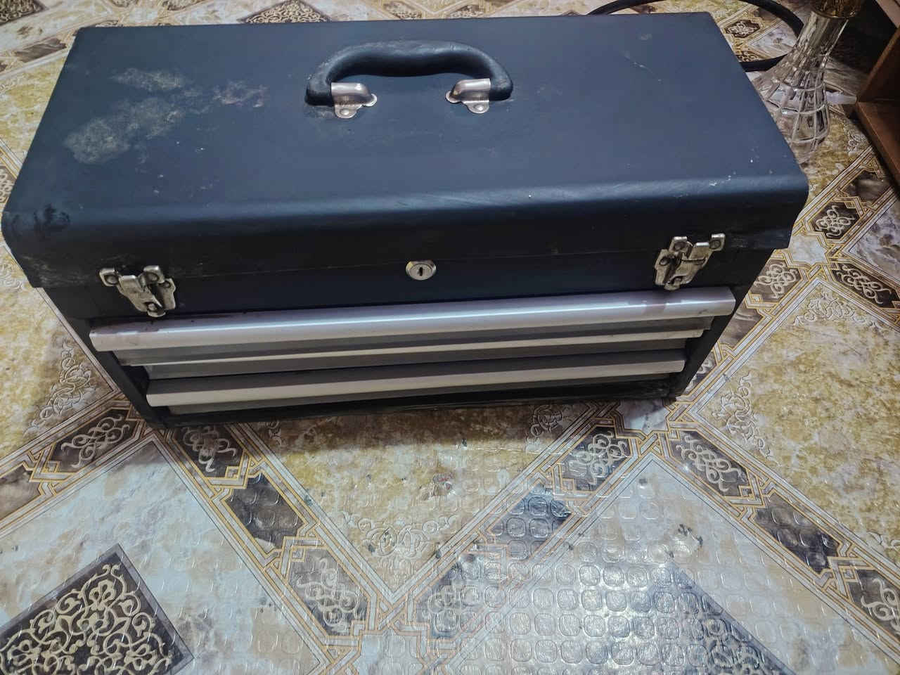سلام عليكم دركه كامله مع الارباك سعره 90 بطانه باب مال السائق سعره 40 مال توكسان من مو موديل 16 لحد 19 عده كامله سعره 80 عنواني حله ***********
