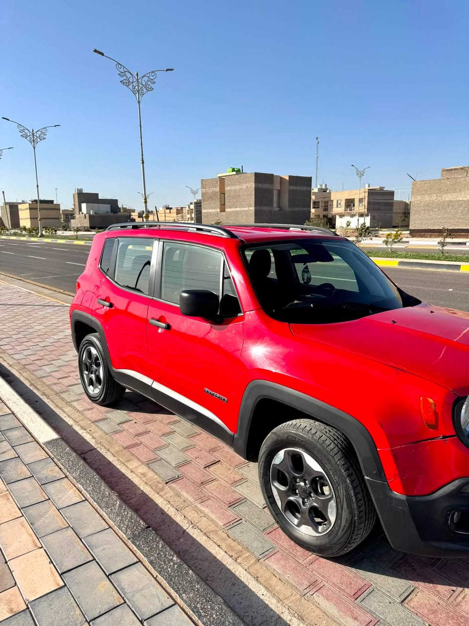 للبيع او المراوس جيب رينجيد 2018 فئة سبورت لون احمر مميز الحادث بنيد فقط صور الحادث مرفقة مع الصور ماشية 59 الف ميل رقم بغداد بأسمي المواصفات بصمة سايد بريك كهربائي كامره  شاشة السعر 110 المكان كربلاء
***********
