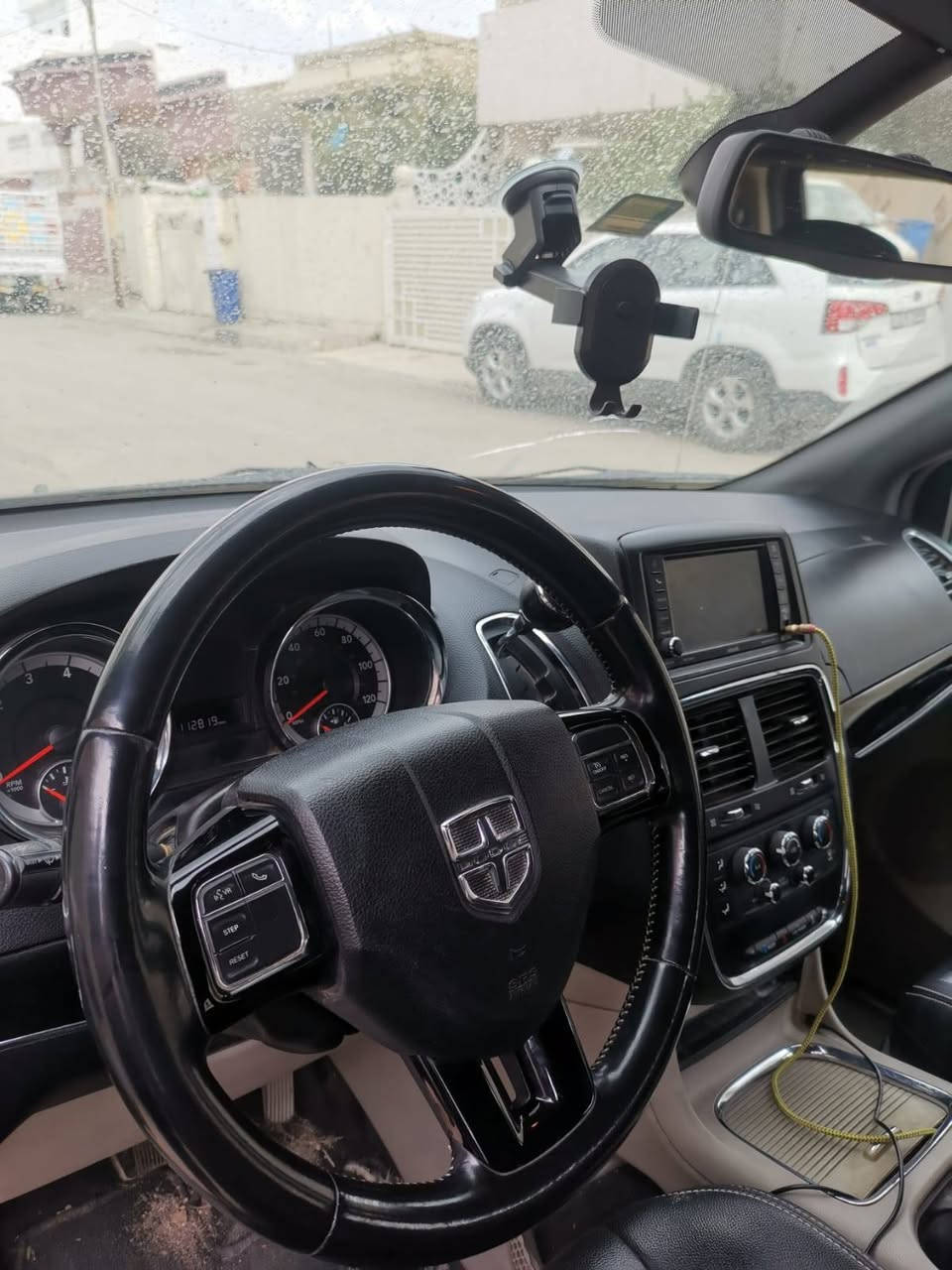 سلام عليكم دوج كرفان 2019 كركوك رقم ***********
حادث جاملغ باب
مبدل بلادي
بدون دواخل
بدون رباكات
السعر 165
سياره جاهزه من كلشي دفتر بنزين و غاز
