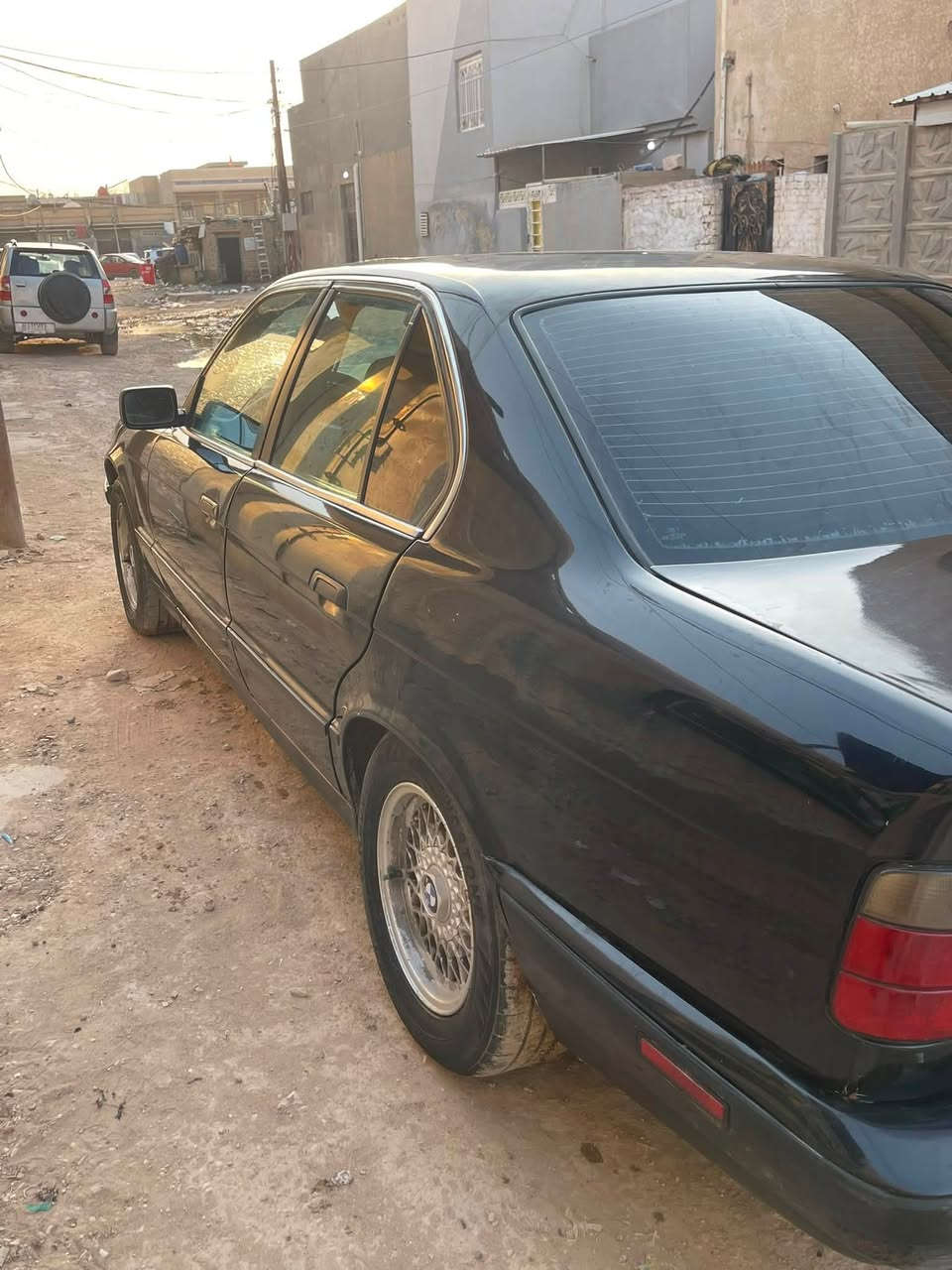 سلام عليكم بي ام لبيع 
مديل ٩١
سنويه ل٢٨ تريد تحويل تريد وكاله
مكينه مسكر فانوس
تبريد خلفي امامي ثلج
فتحه مكانه بابل حله مركز 
استفسار انتصال 

***********
