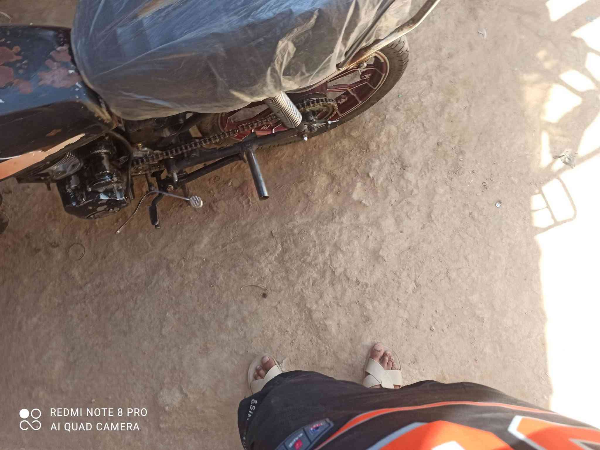 السلام عليكم دراجه للبيع محرك خمسه جير 200 السعر 175جو السوقوبمجال للطيبين ***********
