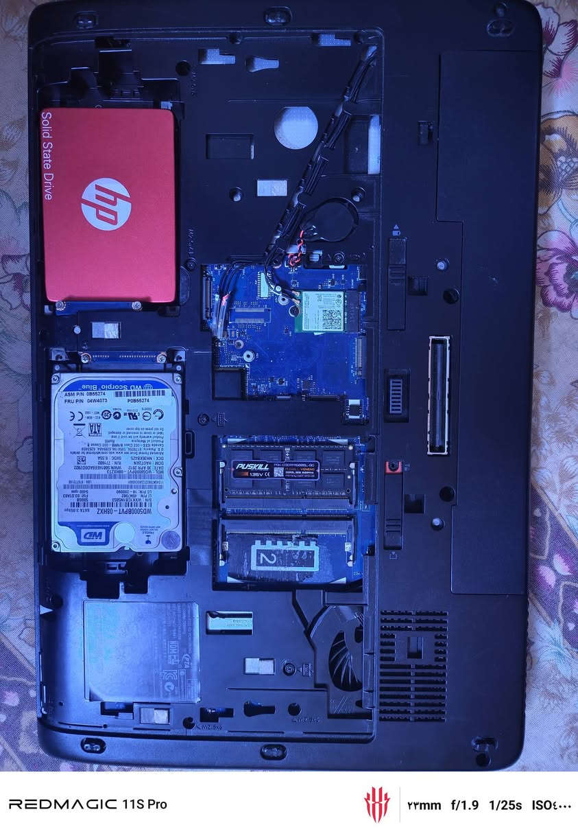 السلام عليكم شباب
اليوم جايبيلكم لابتوب عملاق مال كرف وشغل ثقيل، HP ZBook 17 G2 لابتوب ورك ستيشن يخدم أهل الهندسة والتصميم والتصفح الثقيل، جهاز يتحمل وما يقول لأ.

​مواصفات الجهاز:

​المعالج: كوراي 7 جيل رابع (Core i7) — أداء قوي وسلس.

​الرام: 8 كيكا.

​النظام: ويندوز 10 LTSC مثبت مع كامل تحديثاته (نسخة خفيفة ومستقرة وسريعة جداً).

​التخزين (نظام هاردين): 

​256GB SSD: للنظام حتى اللابتوب يشتغل بسرعة وبدون تحميل طويل.

​500GB HDD: هارد ثاني حتى تخزن براحتك كل ملفاتك وشغلك.

​كارت الشاشة: 

​داخلي: Intel للمهام اليومية.

​منفصل: انفيديا NVIDIA Quadro K1100M (ممتاز للبرامج الهندسية والتصميم).

​الشاشة: 17 بوصة عملاقة — شاشة كبيرة ومريحة للشغل الطويل.

​الملحقات ويا الجهاز:

​الشاحنة الأصلية القوية قدرة 230 واط.

​حقيبة.

​ماوس.

​السعر والتوصيل:

​السعر: 279 ألف دينار بس! (وبي مجال بسيط للشراي الطيب).

​التوصيل: متوفر لجميع محافظات العراق.

​للحجز أو الاستفسار: راسلونا على الخاص أو اتصلوا على الرقم

***********

نص مكتوب في الصور:
- REDMAGIC 11S Pro ٢٣mm f/1.9 1/25s ISO٣٢٠٠
- REDMAGIC 11S Pro
- REDMAGIC 11S Pro 23mm f/1.9 1/13s ISO4...
- REDMAGIC 11S Pro 23mm f/1.9 1/25s ISO...
- REDMAGIC 11S Pro 24mm f/1.9 1/100s ISO1...