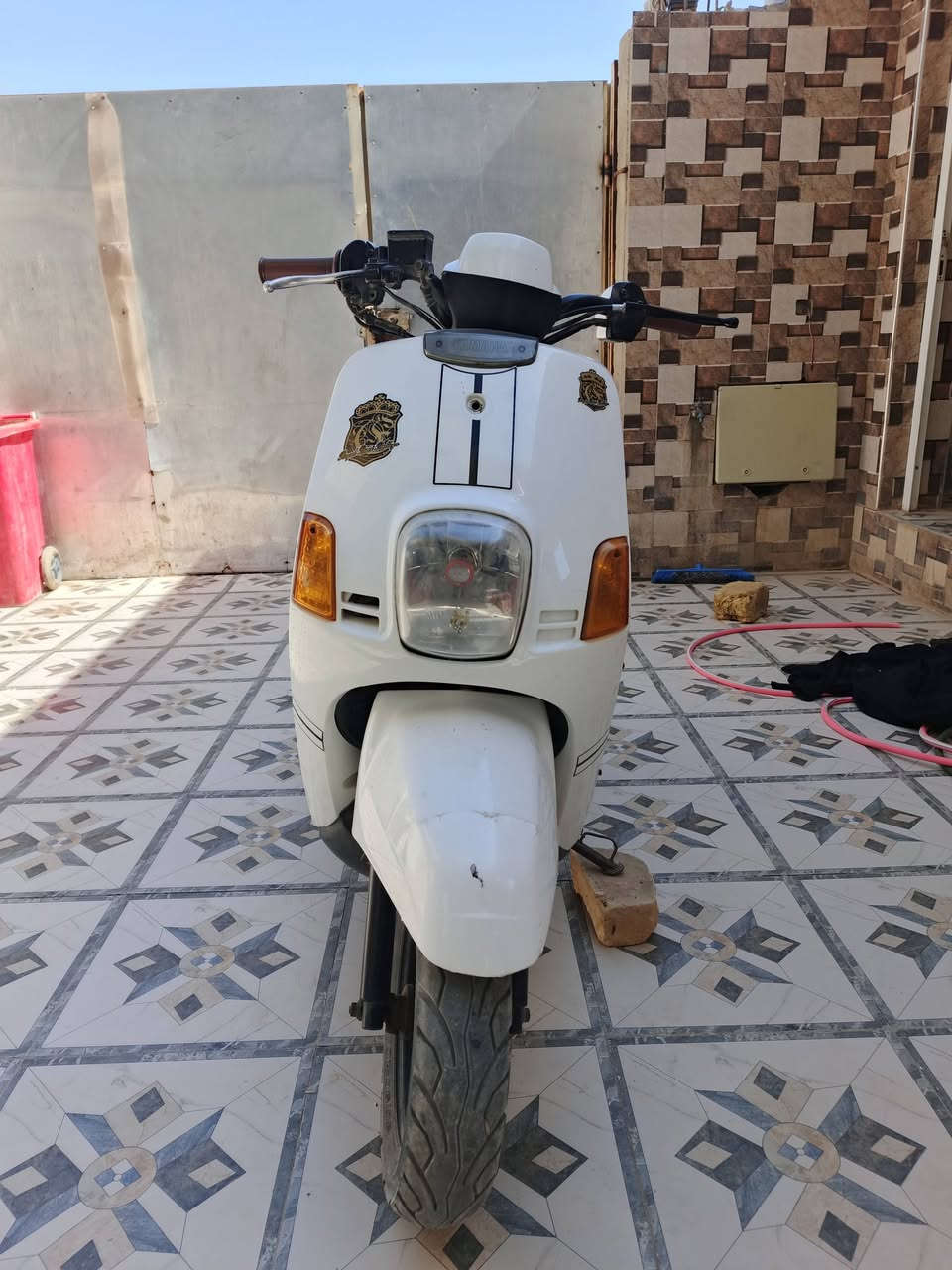 للبيع ماكس بوليسي كابريتر
كهربائيات كامله شغاله 
الدراجه حاويه رمبه 
السعر 750وبيه مجال 
الرقم  ***********
