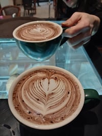 باريستا متفرغ للعمل في بغداد 07741053282 واتساب