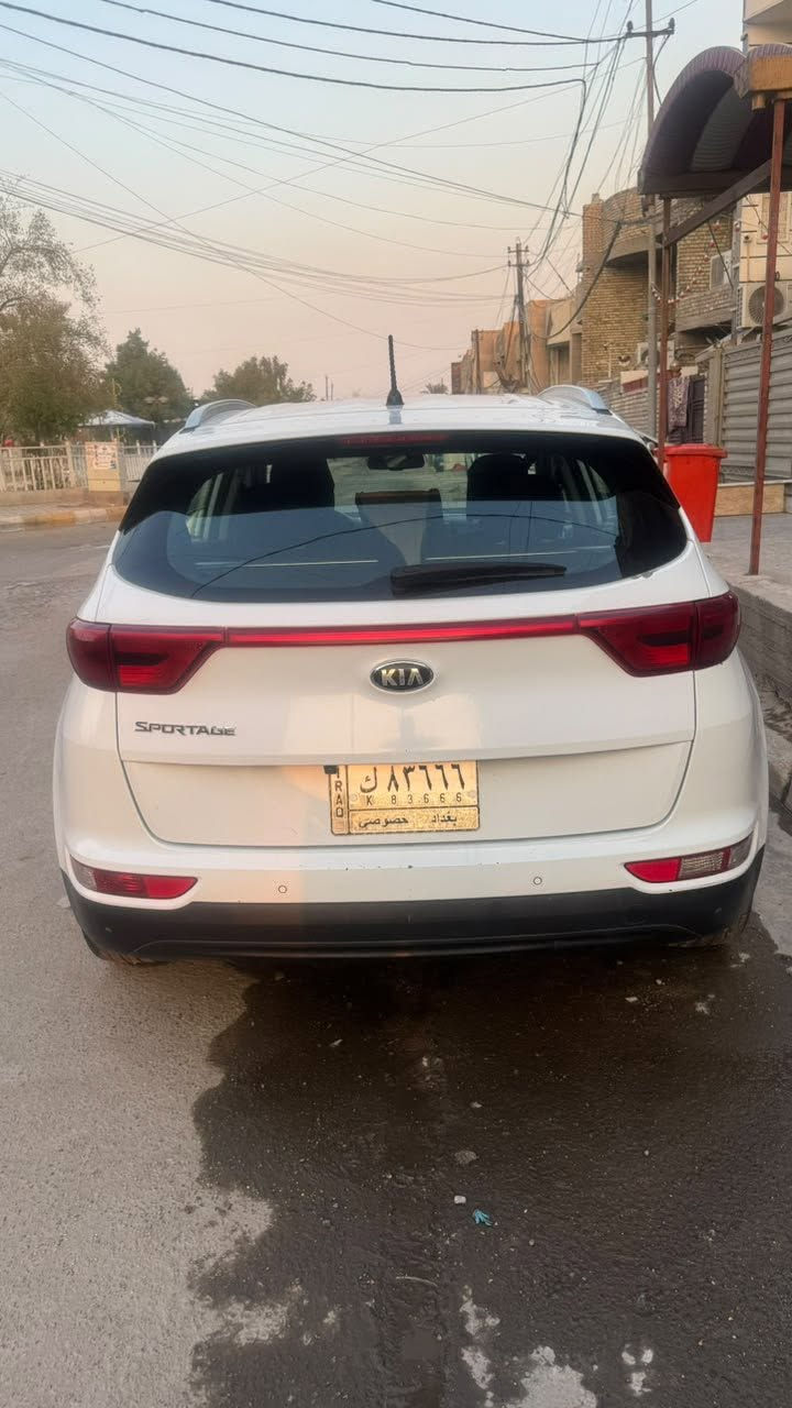 السلام عليكم 
سبورتج 2018  سيارة بيها صبغ جاملغ امامي وباب الخلفي الايسر  سيارة السعر 153$
المكان بغداد الامين الثانية حي المعلمين 
*********** واتساب

