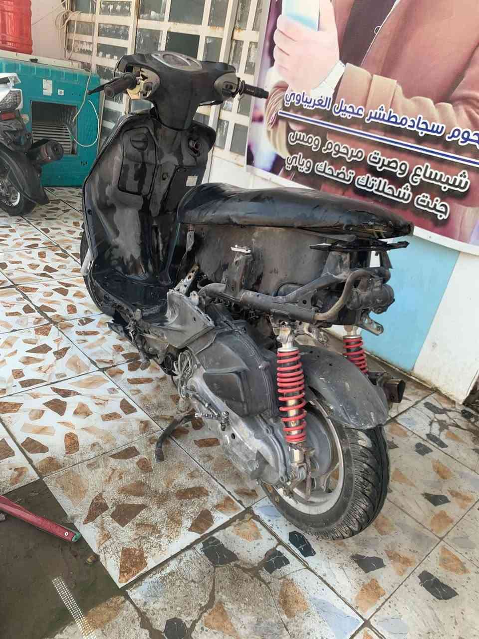 السلام عليكم سكنس نثيه شغاله لا نضوح ولا تبخير مكينه خرسه بس كابريتر تعبان تايرات جدد تشتغل بس كابريتر تعبان السعر ١٥٠ مكاني بغداد شهداء البياع رقم ***********
