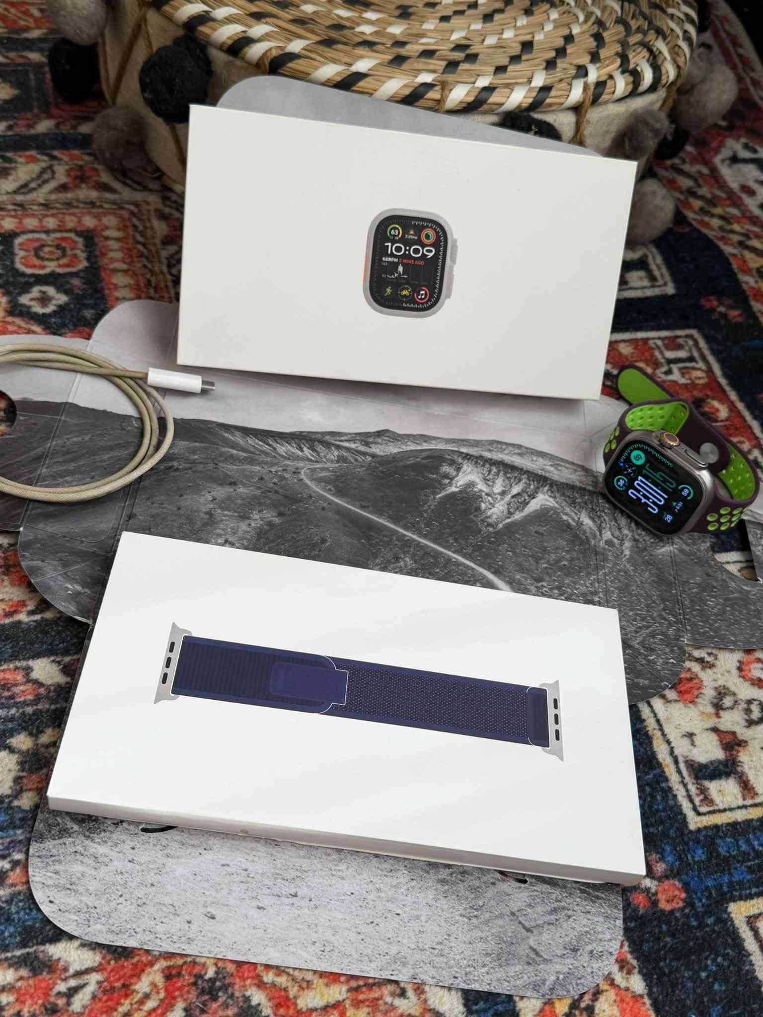 ابل واتش اللترا 2 تيتاينوم
ماستر نظافه 100‎%‎
بطاريه 98
كامل ملحقات استخدام بسيط 
بس بيها كسر بل ظهر مـا مأثر ابد موضح بل صور 
سعر 425 وبيها مجال بسيط 
مكاني بغداد كراده
***********
