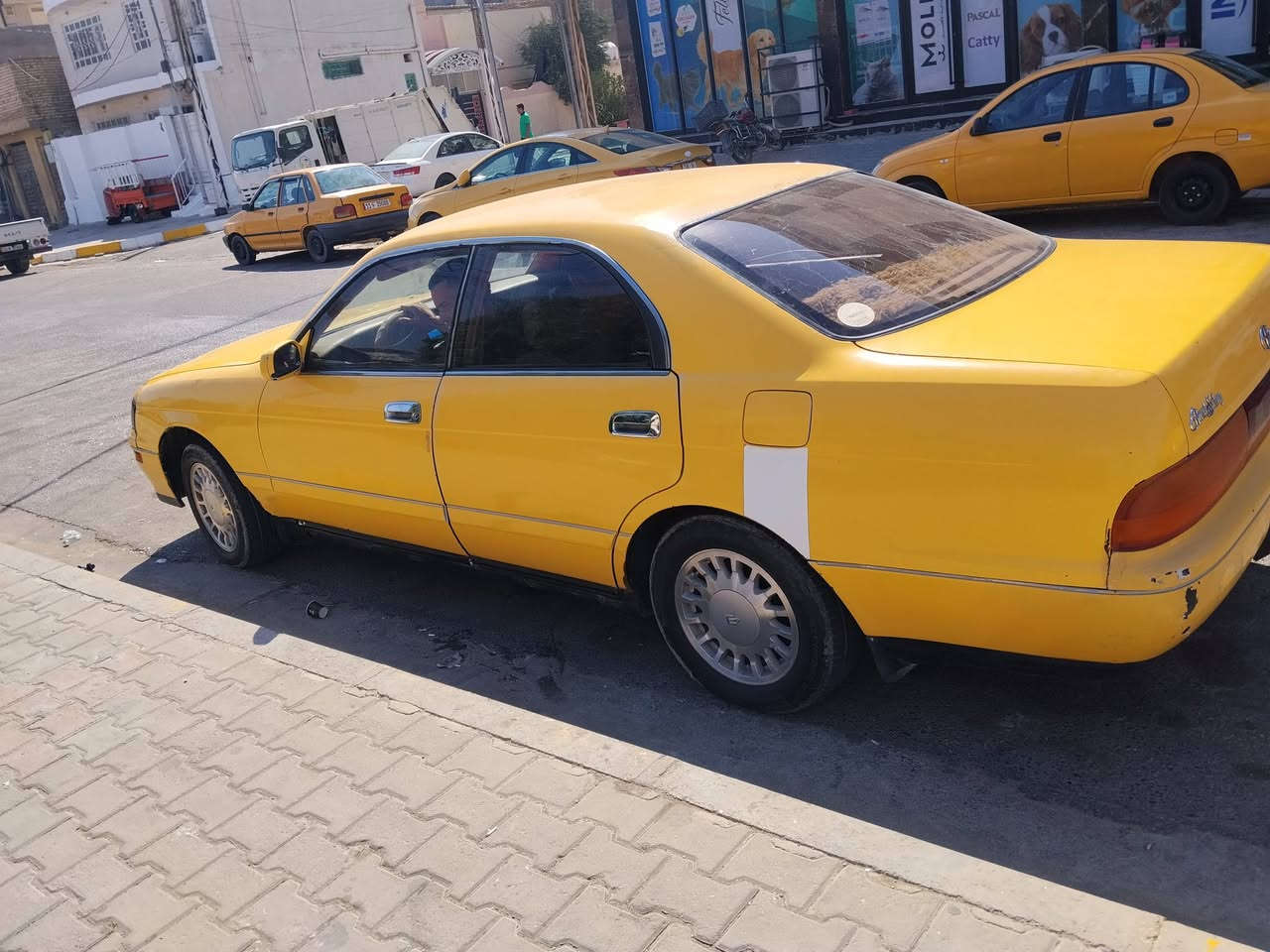 السلام عليكم بطه للبيع موديل 2000رقم بصره طابوكه كامله هيه أو تفرعاتها كير جديد مابيها لا كصه ولا نقل جثه السياره كلش حلوه نصبتها ابيع بس تحويل ماتكفل بي شي السعر 20او بيها مجال مكان كربلاء ***********
