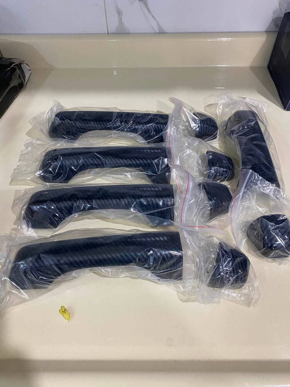 قبضات ابواب كاربون جيب لانگلر JL 
موديل 2018-2023 خمس قطع 
السعر 20 الف 
*********** 
يوجد توصيل
