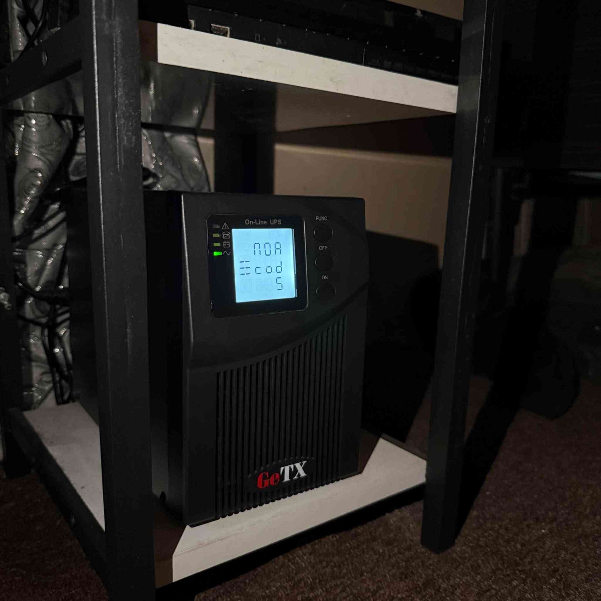 تجميعة للبيع 
اسخدام قليل جداً اخو الجديد المكان بغداد كراده
الرقم للتواصل ***********

CPU: Intel Core i5-14400F
GPU: RTX 5060 Dual - 8GB
Motherboard: ASUS PRIME H610 - D4
RAM: DDR4 16GB (8×2) 3600MHz RGB
Storage: NVMe 1TB - Gen 4 - 5000MB/s
PSU: Sogotep - 750W
CPU Cooler: Cooler Master V3
Case: Cooler Master 520 - 5 Fans

🖥️ الشاشة

FHD — 1920×1080 | 27” | 180Hz | 0.5ms | Flat | IPS

اون لاين يو بي اس 

Online UPS — GETX 1000VA

🎧 السماعة
HyperX Cloud II
Razer Keyboard + Mouse

السعر 1,650,000 وبي مجال قليل بغداد, العراق

