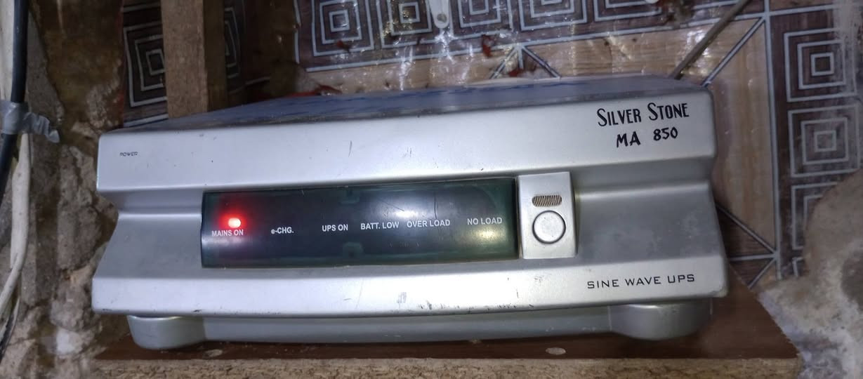 السلام عليكم عاكسه ملزمه 850 اربعه امبير 4 مع بطاريه النعجل ابو ال 200 امبير راعيها كان طارقها وشغاله حاليا ما مصلحه مكاني نجف ***********

