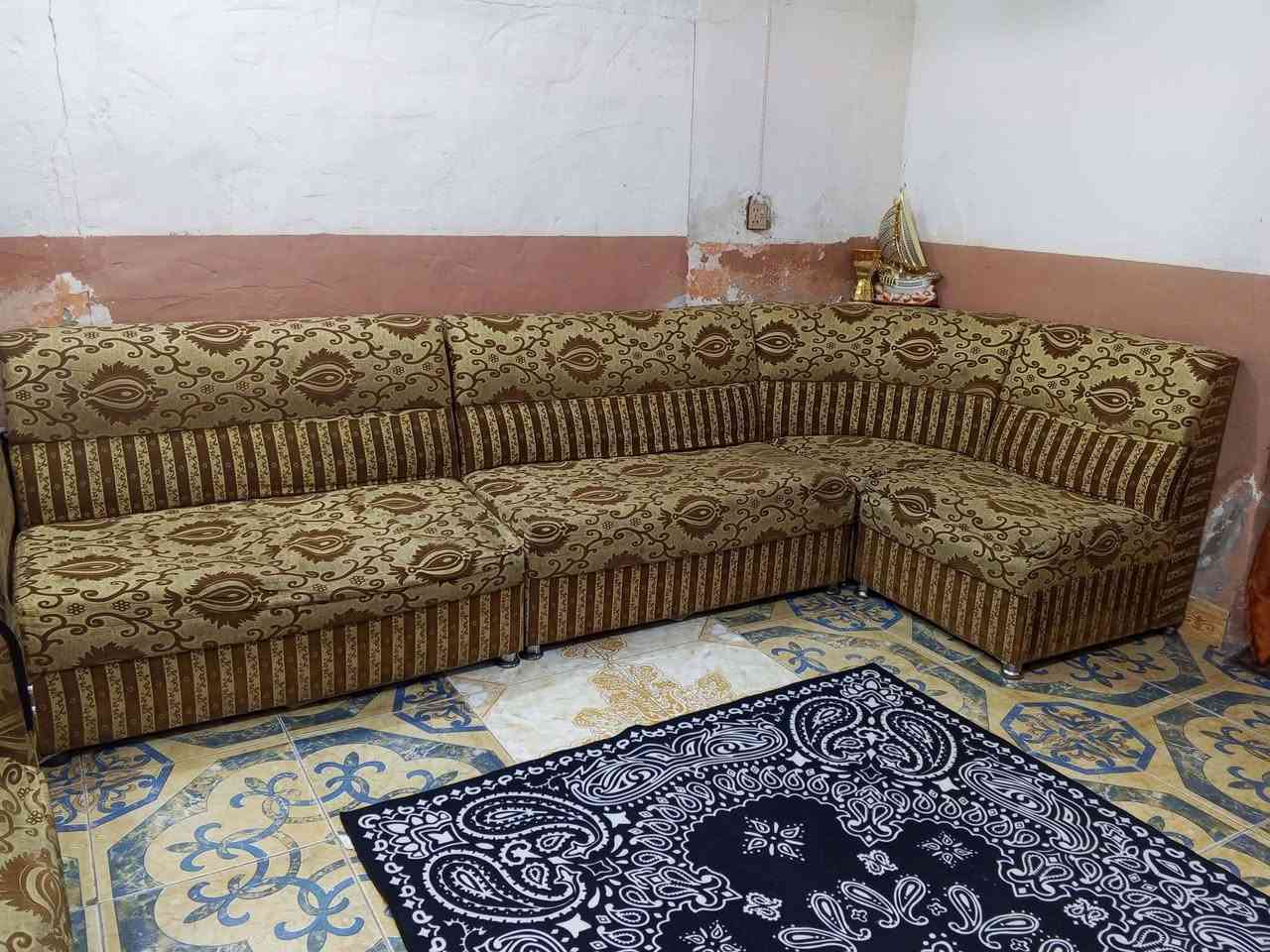 ديوان مستعمل للبيع مكان القاسم رقم موبايل ***********
