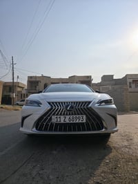 🚘 لكزس ES350 موديل 2023 للبيع 📅 الموديل: 2023 🛣️ الممشى: 31,000 كم 🔧 ا...