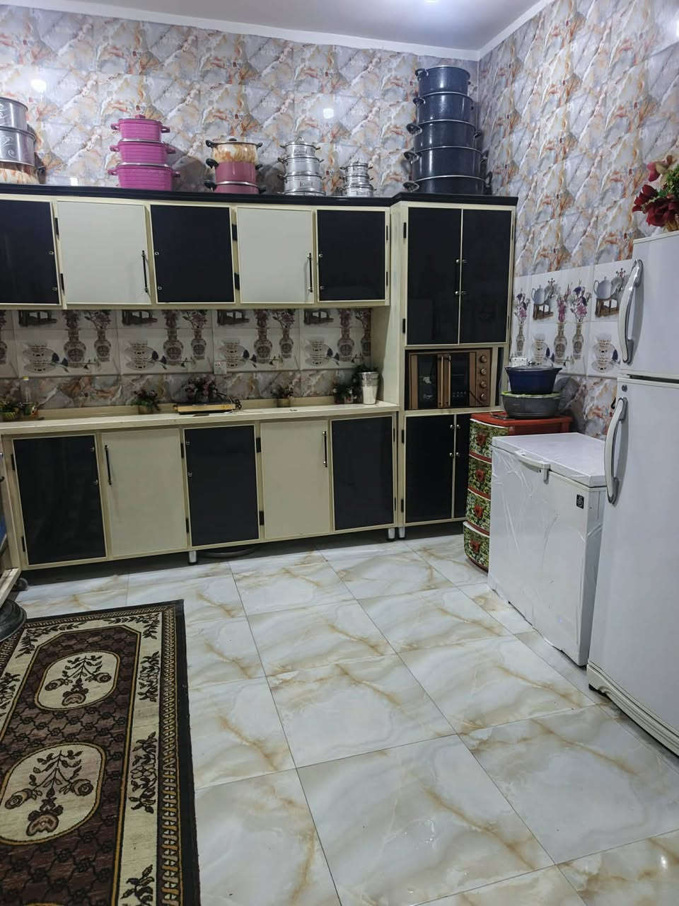 بيت للبيع مساحه 230متر زراعي عقد 25 ع طريق السنيه نزله معمل اصباغ يبعد عن شارع العام 300متر بيت كامل ماعدا لبخ الخارجي
بيت للبيع مساحه 230متر زراعي عقد 25 ع طريق السنيه نزله معمل اصباغ يبعد عن شارع العام 300متر بيت كامل ماعدا لبخ الخارجي
بناء طابوق صب كونكريت بيه غرفتين وصاله ومطبخ واستقبال صحيات خارجيه ***********
