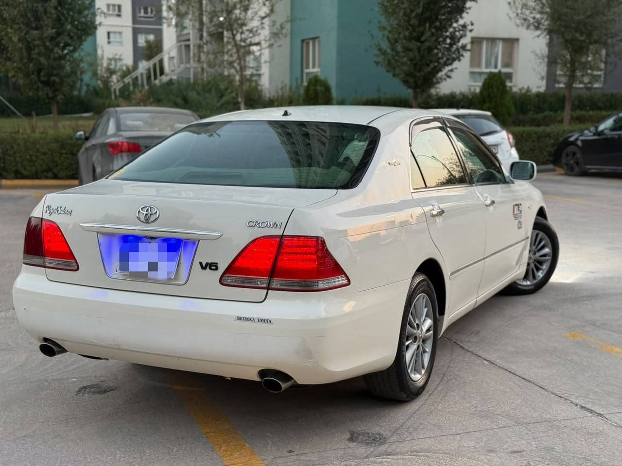 (سه ره تا به ناوی خوای گه وره ) شاهینه ٢٠٠٥ ڕۆیاڵ  بڕاوه ١٨٢ گه وره به گه وره ٣ دووگمه و په رده ناو زه رد   گێڕو مه کینه ی به شه رت ده شبڵی شکاوی نییه سه یاره که کامل مه سره ف کراوه ساردی و گه رمی به شه رت برێک به ستراوه سه قفی وه ک شوشه یه  جا می پێشو دوای هه لگیراوه  هادرۆلیکی گێڕی گۆڕاوه سه یاره ی ماڵه هی مه عره ز نییه چوار تایه ی تازه م بۆ به ستوه ٢٥٠ مه سره فی نییه ١٥٤ هه زار ڕۆشتوه   شوێن سلیمانی سعری ٤٨ معامه له ***********  ڤایبه رو  وه ست ئه پی له سه ره السليمانية, العراق
