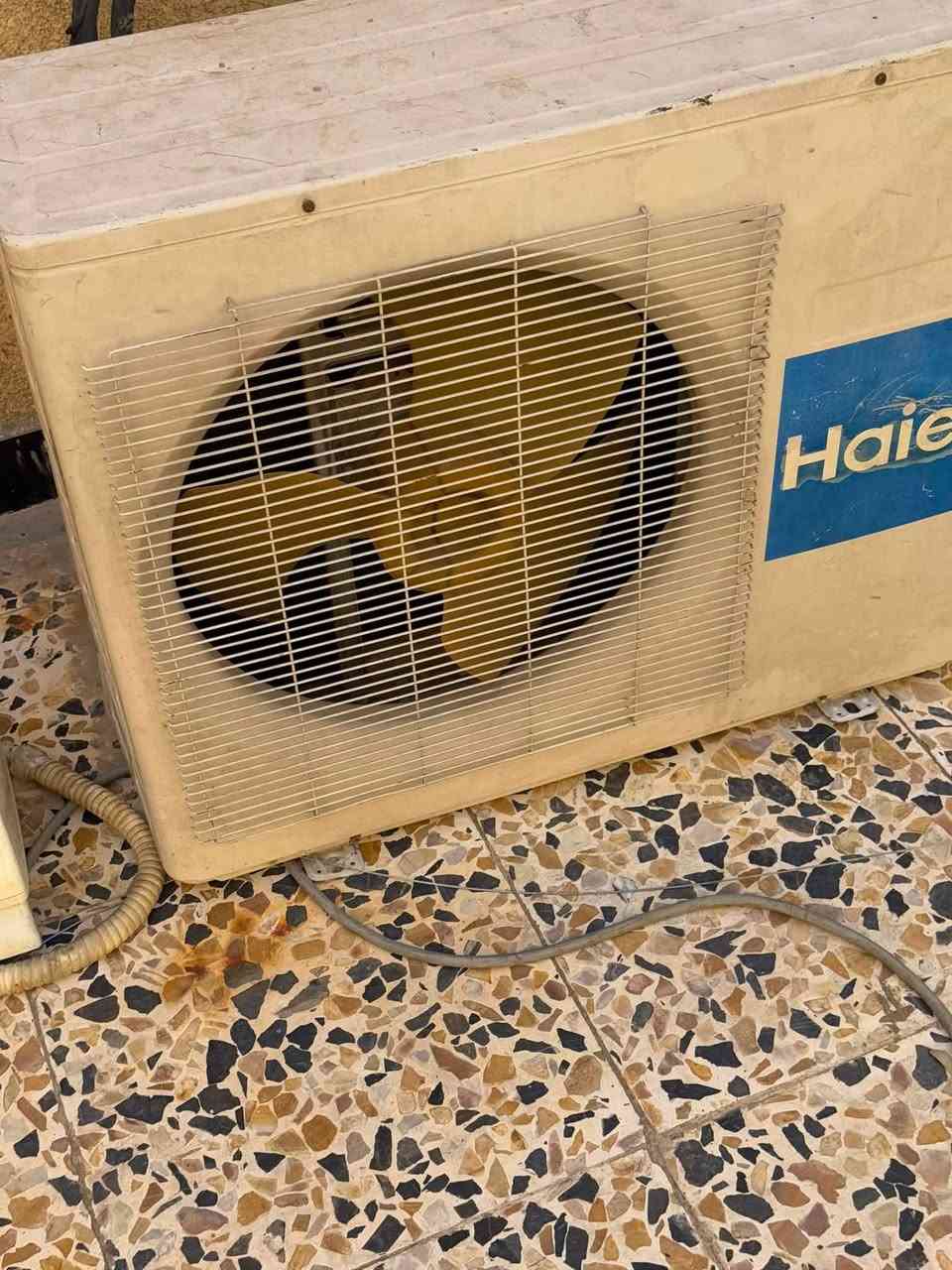سبلت ماركه Haier باب اول طن ونص مستخدم موسم واحد
السعر 150 الف قفل 
***********
