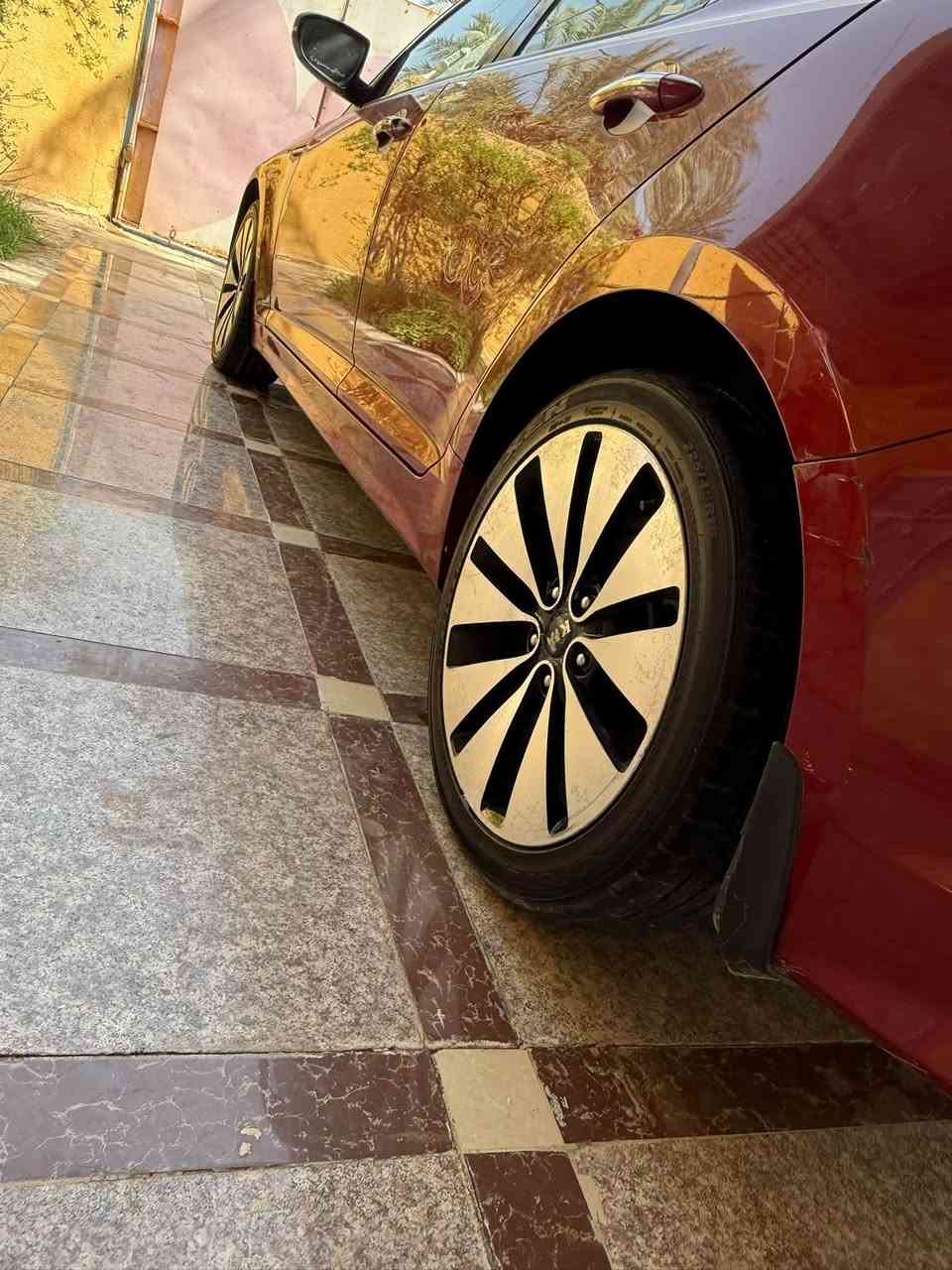 السلام عليكم
للبيع ابتيما 2012 خليجي 
فول موصفات 1 / 1 
مكينه 2400 
تبريد قطعتين امامي وخلفي 
تشغيل بصمه + بصمات ابواب 
بلي راما + فتحه تنته 
كامره خلفيه مال شركه
حساسات خلفي 4 حساسات 
شاشه بلاديه مال شركه
تحكم ستيرن جهتين 
مثبت سرعه
شفتات كير عادي بالاستيران 
نظام ايكو اقتصاي 
كشنات كهربائيه 
خزن وضعيات كشن سايق 
كشنات تبريد + تتدفه 
مانع الانزلاق
مضخم صوت
بكلايت لد 
اشاير بالامريات 
دبل كزوز  
ويل 19 
رقم جديد انكليزي مشروع وطني السنويه تنتهي 2031  بــ اسمي تحويل ثاني يوم
السياره بيها موصفات اهواي ونضيفه تاخذها ماتخسر عليها شي مكينه نضيفه لا تبخير وكير نضيف خير من الله وتخم تايرات جديد وحداديه جديده وبيها قطعتين صبغ جه اليمنه . السعر 115 وبيها مجال حك الجيه
مكان السياره البصره قضاء المدينه 
***********
