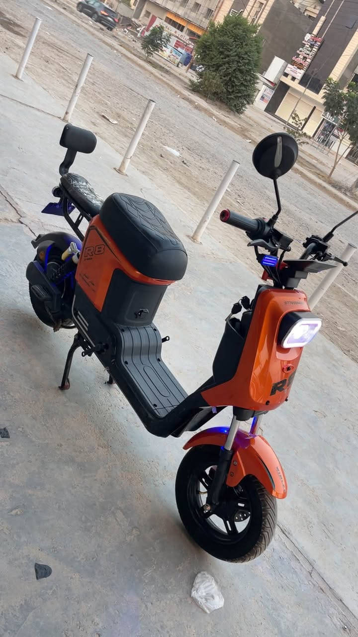 دراجة شحن للبيع خمس بطاريات كبار جدد
 نضيفة مابيهة نقص اربع سرع نضام بگ R
*********** واتساب ***********
📍مكاني بغداد ابو غريب مجمع البدور السكني 
السعر : 400 الف

