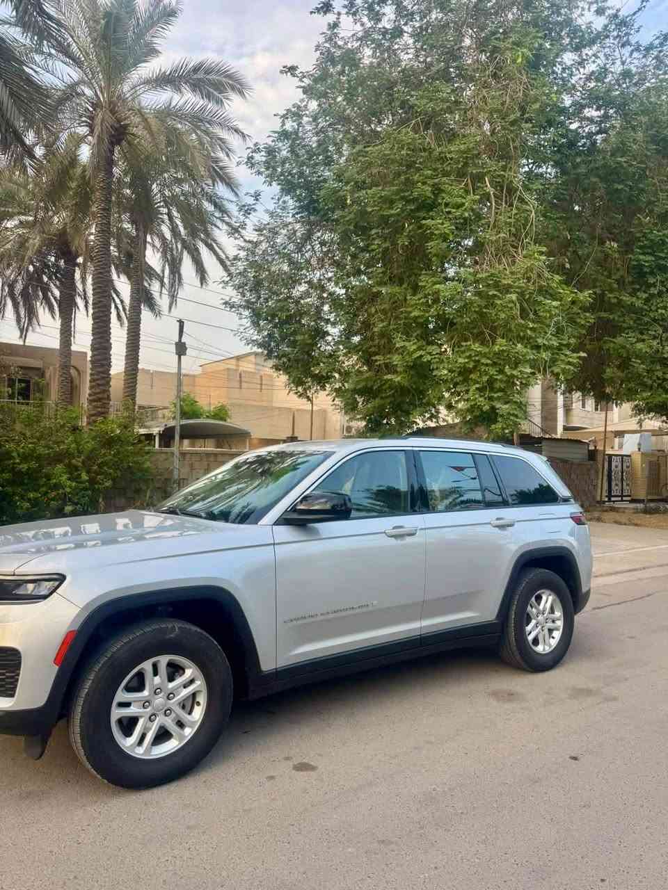 لاريدو ٢٠٢٣ • ماشيه ٥٥ الف ميل • بدون حادث
