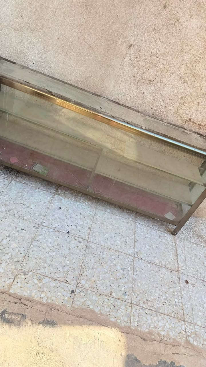 السلام عليكم 
باترينات  مستعملة للبيع بسعر مناسب 
رقم ***********
