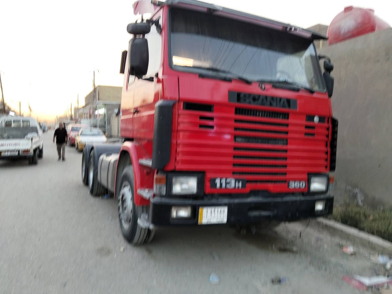 السلام عليكم 
سكانيا 113 مكينه 88 كير 5/5 سنكل قماره 4 جوبلس رقم بصره مشروع وطني مربوطه فلات السياره معمره جديد وبسمنا شرط التحويل السعر 140 وبيها مجال
***********
