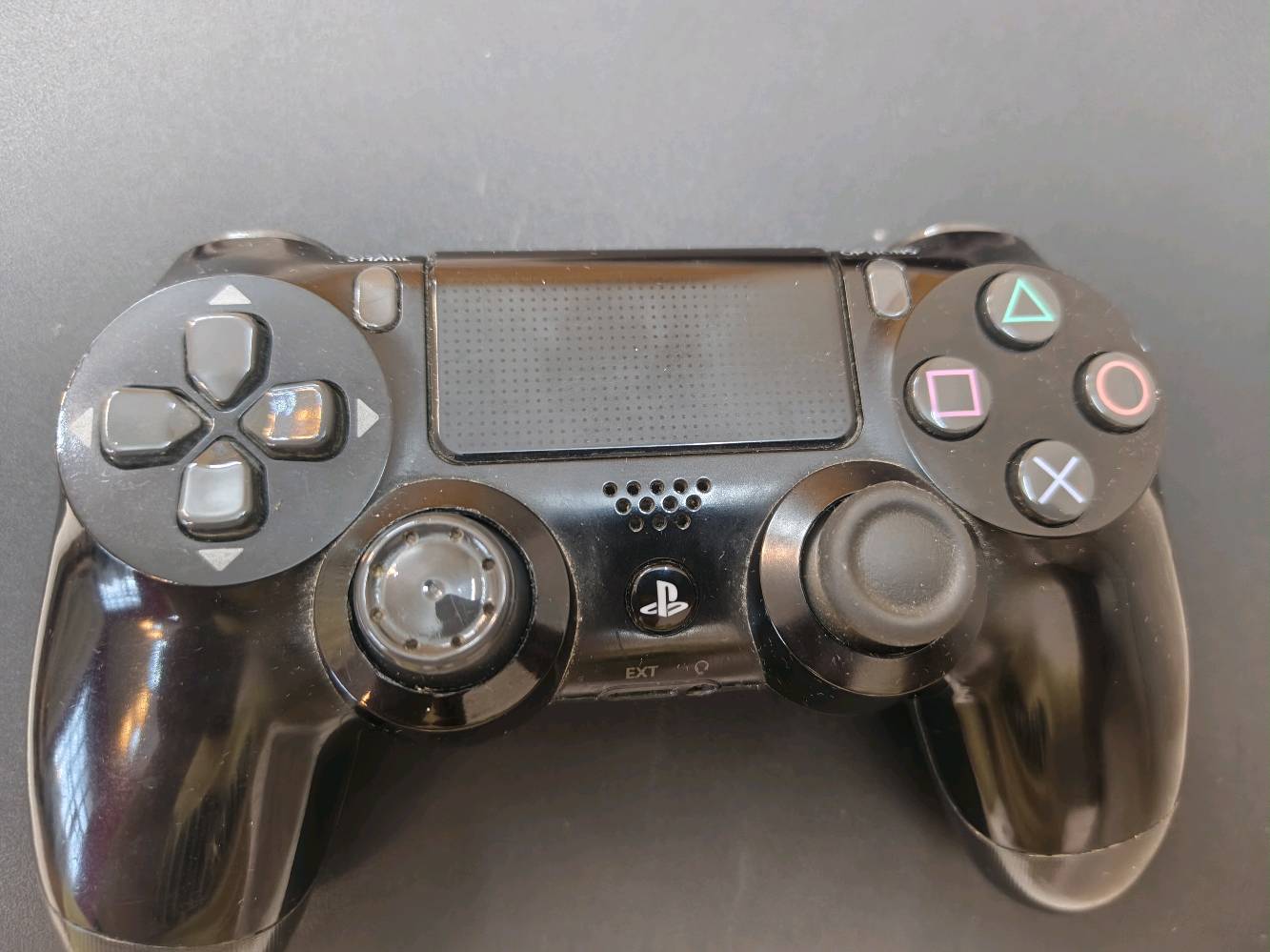 السلام عليكم ❤️
🎮 PS4 Slim
 اولاين💾 ذاكرة 500GB
🎮 دركسون PXN V3 PRO كامل ملحقاته
🔌 شاحن
📦 البلايستيشن بدون كارتونة
✅ الجهاز والدركسون شغالين تمام
💰 السعر: 250.000 الف
🤝 بي مجال بالتفاوض للجادين
📩 للتواصل واتساب ***********