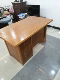 ميز دراسة • ٣ قطع • شغل ثقيل