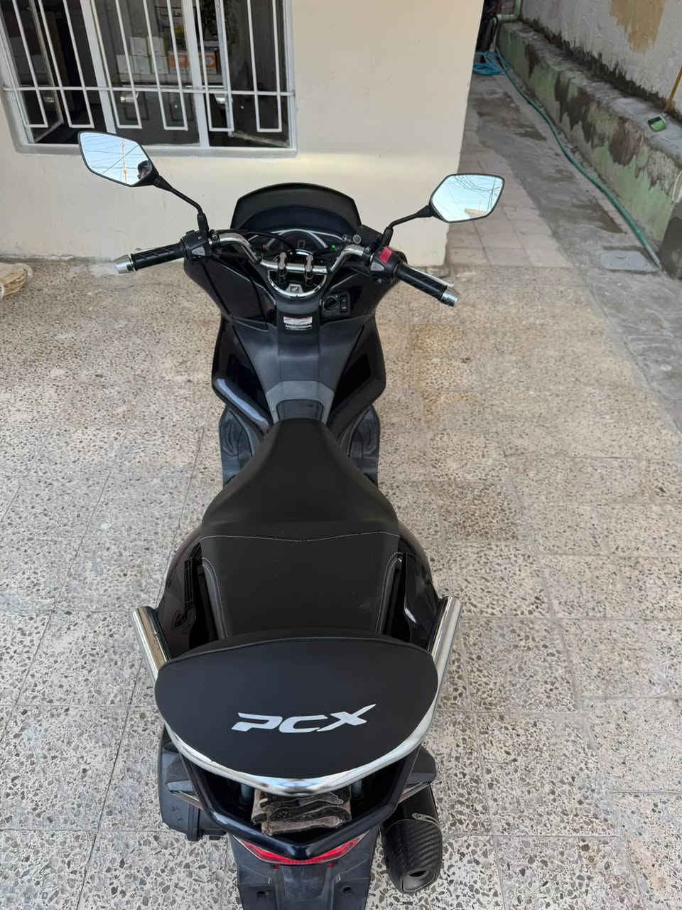 السلام عليكم. للبيع دراجة PCX  ياباني بلاد موديل ٢٠٢٠ مكفوله محرك وگفرات بلاديه  هايبرد (بانزين وشحن) للمعلومات الاتصال على الرقم ***********
