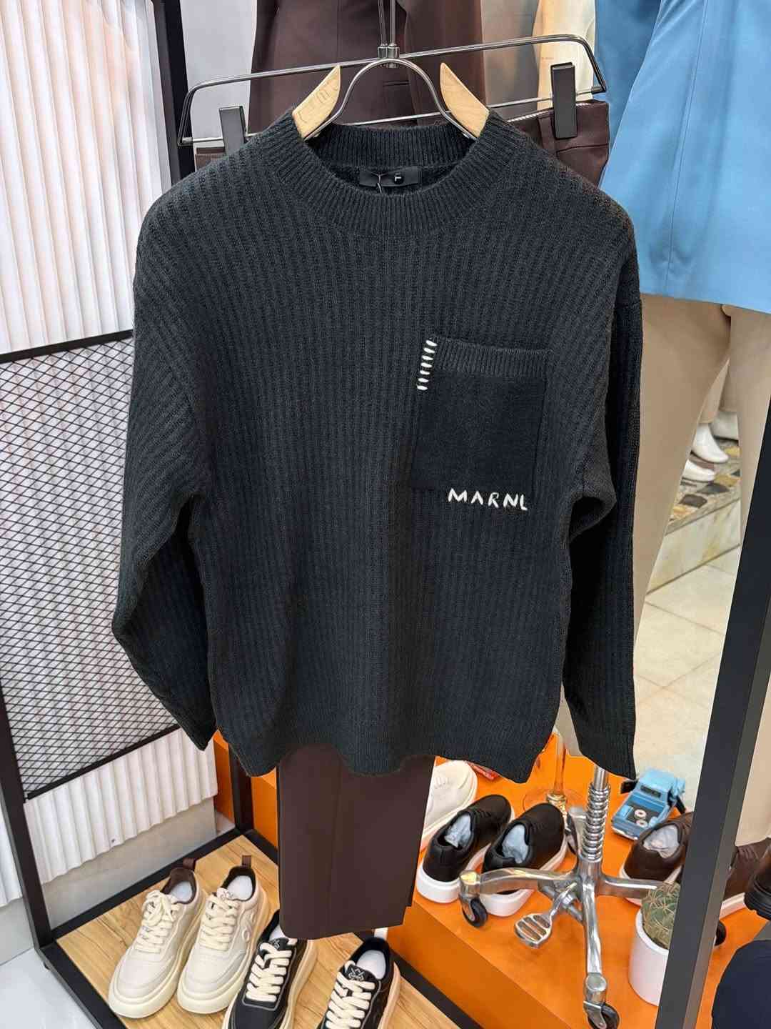 مقاسات • M-L-XL • XXL
