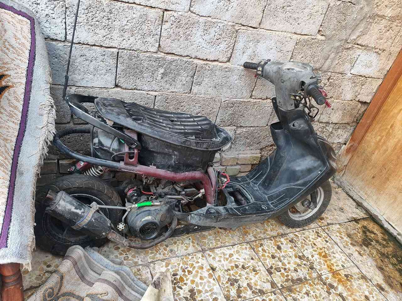 لا توجد تفاصيل

نص مكتوب في الصور:
- للبيع ٢٠٠ بيهة مجال كوم حديد نقص عقل وباتري كوم حديد تجي تحمل وتروح ***********