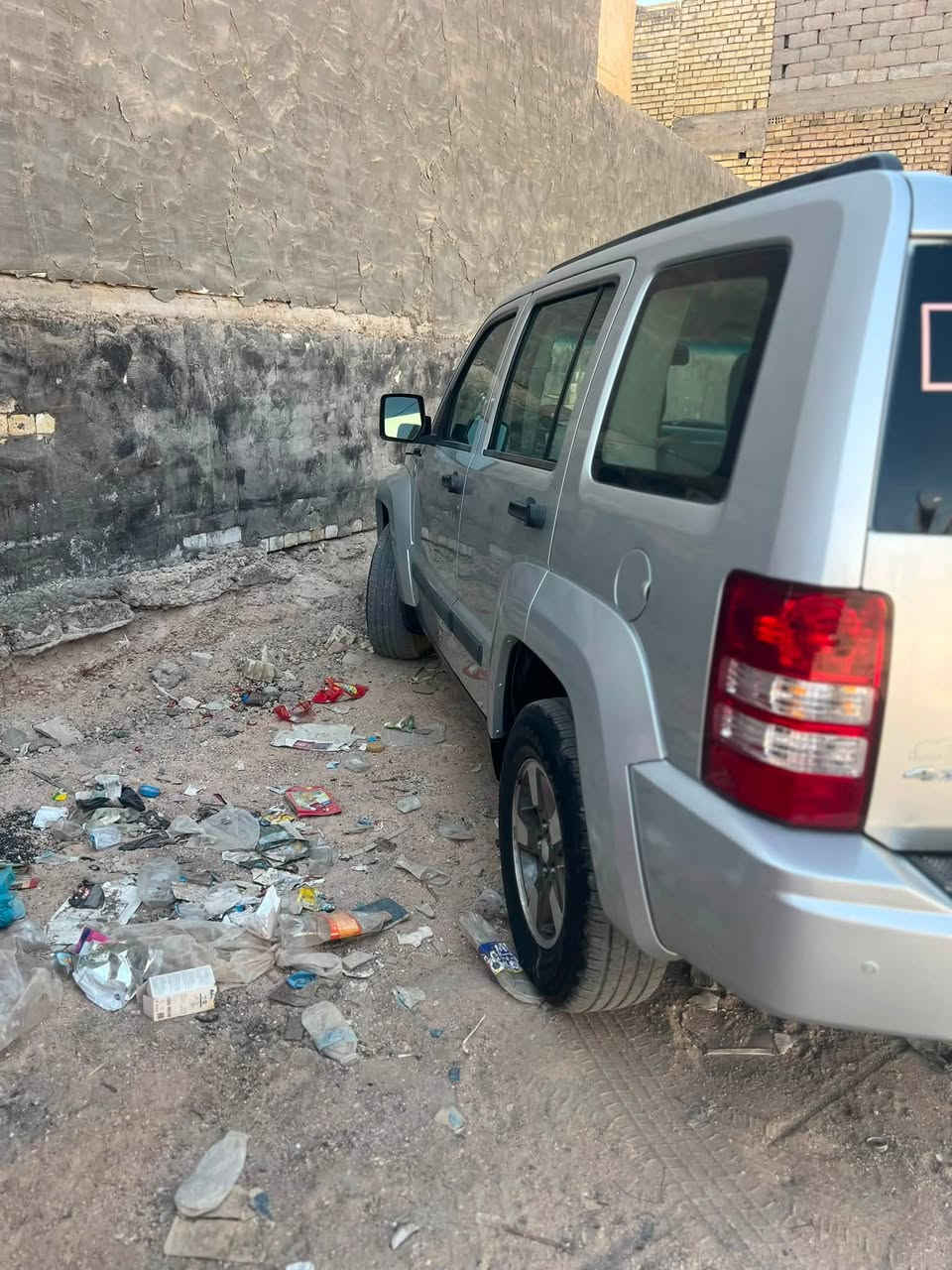 سلام عليكم جيب مديل ٢٠٠٨بيها جاملغ صبغ بس عندي سونار جديد سنويه باسمي رقم بغداد الجديد سياره جاهزه للاخير تخم تاير حداديه ويل كب جديد اصلي 20 دخل بيجي شاشه جبيره غرفتهه جديده كلش جنطه قطعتين مكينه  صرفيتهه حلوه توني كامله معبلكات وانجكترات وباتري جديد جاهزه للاخير ماتصرف عليهه ربع ماناقصهه برغي تبريد ثلج معروف تبريد الليبرتي سعرهه92 وبيهه مجال بسيط للطيبين الاستفسار اكثر ***********
