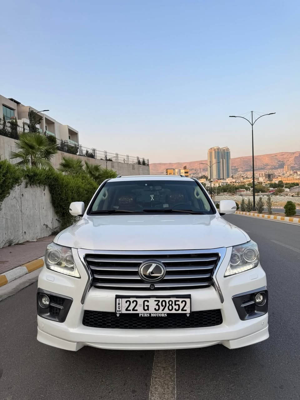 ليكزز  2014   خليجي  بريمى   فول  مواسفات LX 570
اللَّهُمَّ صَلِّ عَلَى مُحَمَّدٍ وَعَلَى آل مُحَمَّدٍ
ارخص سعر و انظف سيارة 📦📦📦
سعر ٣٧٧ ورقە
ليگزز   2014    بريم  اصل  داخل  مشمشی 
 سياره (٦ ) كوشنات كهرباي (٤ ) دگم
سياره (8) ايرباكات  ٣شاشات
بدون صبغ   كفاله عامه بشرط سونار
سياره ماشيه    ١٣٥٠٠٠ الف كيلومتر حقيقي
4 اطارات و ويل جديد شريكه 
سياره محرك و الكير بشرت مامفتوح جديد جديد
سياره حيل نظيفه كلشي علي بلادي  كل غراض بلادي موجودة
مواصفات
(بصمه .. الانزلاق .. كشن جلد  .. ثلاجه ..  زينون . .. نيظام ايكو .. كوشنات تبريد و تدفية .. رادار
.. ستيرن كهربائى سندوق شفط .. جكات .
تشغيل عن بعد ..  باب بصمه )
(سیارة سنوية هذة براد جديدة)
 اليوم ثاني تحويل  حاظر مباشر
 رقم /[ *********** ]
 سياره داخل / سليمانيه السليمانية, العراق
