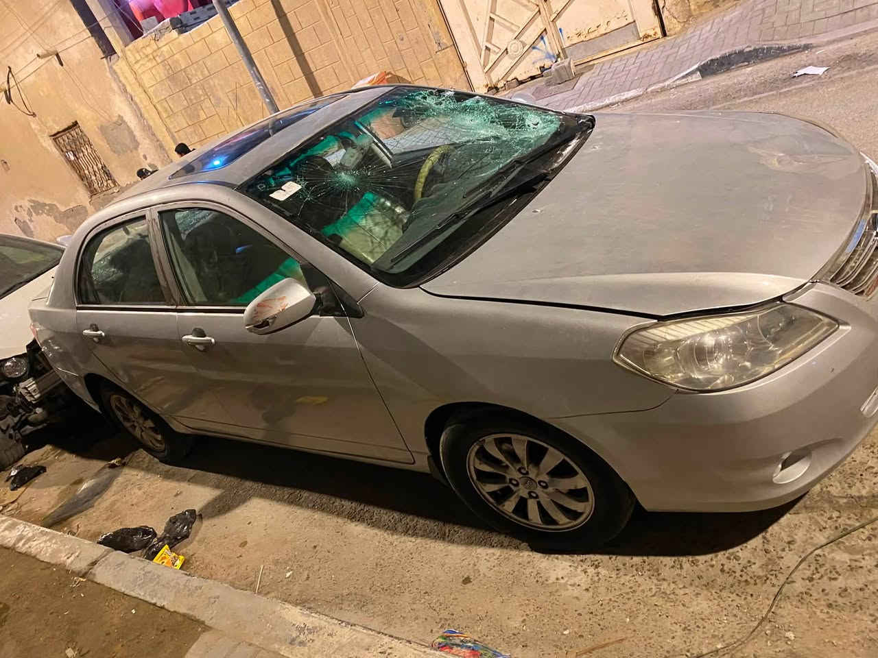 بيوايدي ١٦مكينه كير جديد كورلا سياره توه مصبوغه جماليه مابيها حادث فقط ضربه مال قماره سنويه منتهيا رقم ذي قار سياره مثل مواضح بصوره فقط جامات امامي وخلفي ومال سايق ول خلف سايق سياره خير من لله مكاني بصره معقل ٣٠بيها مجال *********** رقمي
