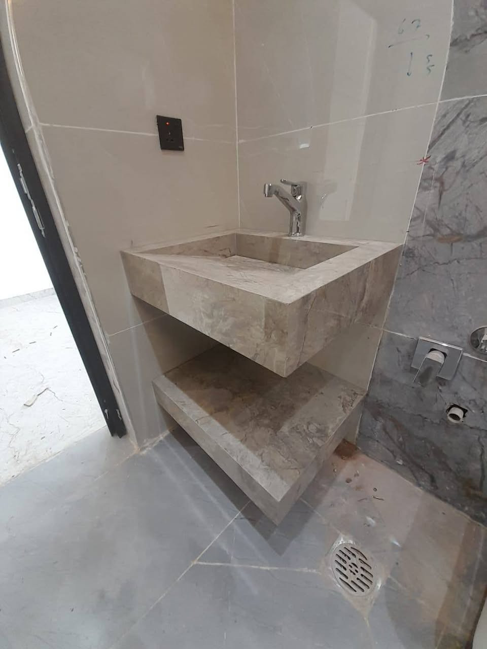 ✨ مغاسل بورسلين – تفصيل حسب الطلب
📐 تصميم عصري وتشطيبات فاخرة
🏡 مناسب للمنازل، المحلات والمشاريع
🎨 تفصيل بالمقاس واللون اللي تريده
✅ جودة عالية • أسعار منافسة • تنفيذ دقيق
📩 للحجز والاستفسار راسلنا على الخاص. ***********📲

نص مكتوب في الصور:
- SH مغاسل اسطة شاكر مغاسل مودرن بورسلين حسب الطلب والقياس واللون والديكور التريذه تصاميم عصرية وفاخرة تصاميم حديثة وفاخرة مقاومة للماء والرطوبة تنفيذ دقيق وفق الطلب جميع المقاسات والألوان والديكورات مغاسل رخامية مغاسل سوداء مغاسل دائرية مغاسل بتصاميم خاصة مغاسل مزدوجة تواصل معنا للاستفسار أكثر *********** واتساب | كركوك - حي العسكري