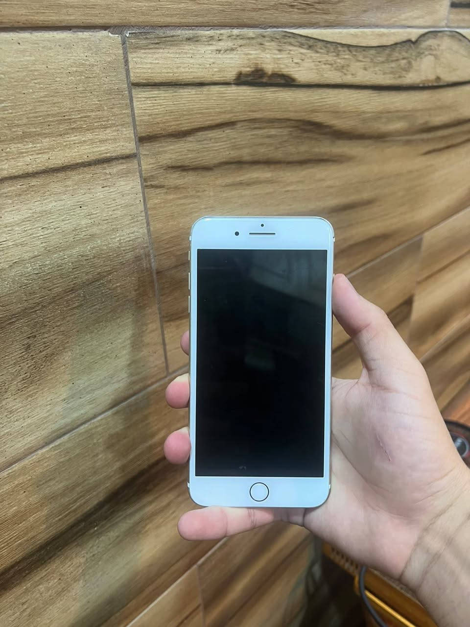 السلام عليكم.
iPhone 7 Plus
قطعة مميزة ونادرة.
قطعة بحالة الوكالة شرط.
الذاكرة 128💽.
البطارية 72🔋.
الجهاز كله شغال كامرات أمامية خلفية واضحات سبيكرات مايكات بصمة دگم صوت ودگمة باور.
الجهاز مداخل صيانة ومابي خلل وكله شغال.
السعر خاص.
ويرهم مراوس.
ه‍ـــ. ***********
متواجد خاص واتصال و واتس اب.
