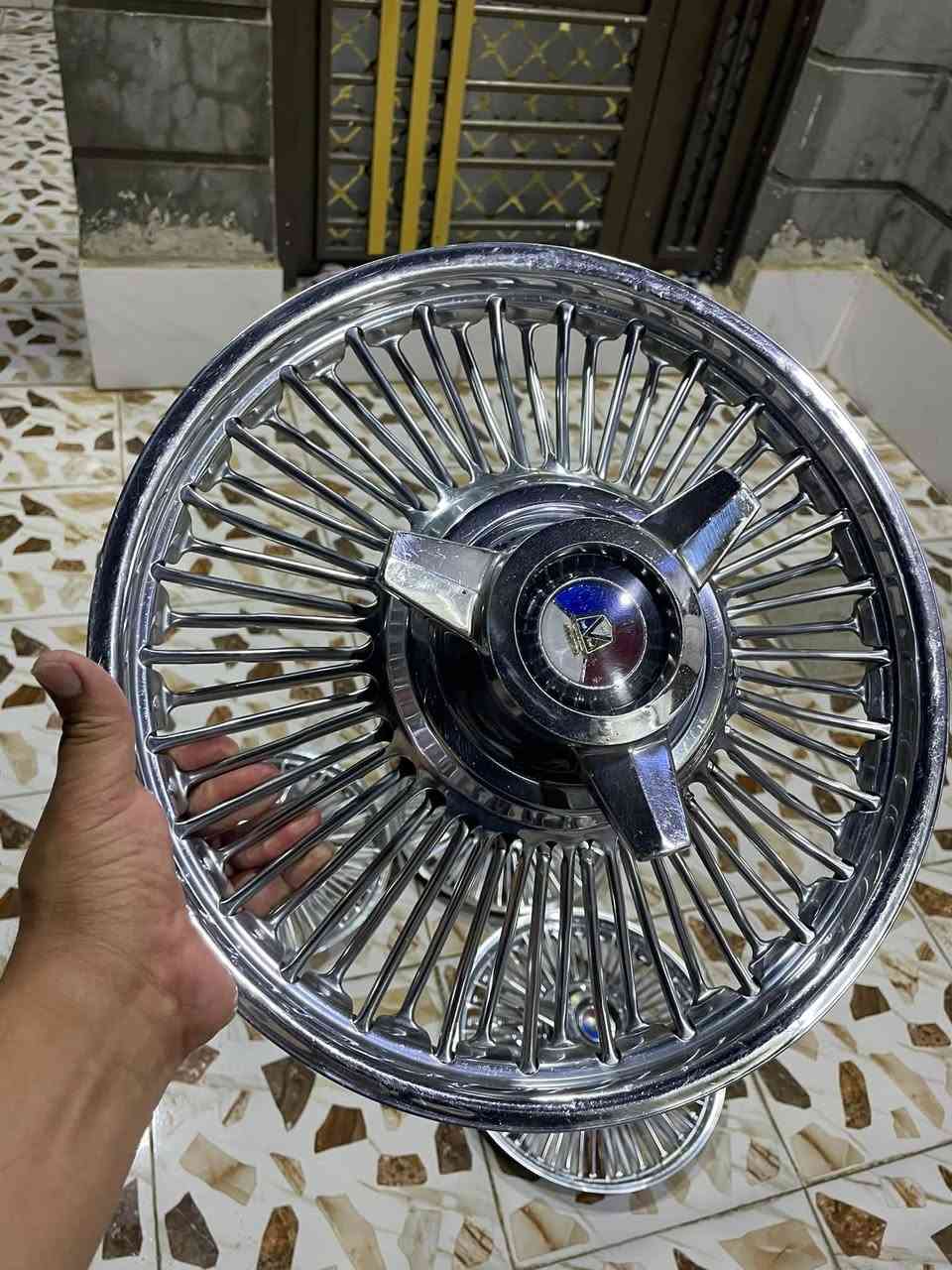 السلام عليكم للبيع كبات كلكسي حجم14
السعر 350 وبيهن مجال

وسوبايه مصطفى كبه انتاج 26 جديده قطره زنجار مابيه 

السعر 200

‭***********‬
