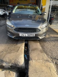 فورد فوكس SE 2017 السيارة مكينة مبدل جديد   الكير مكفول بشرط  بيها قطع...
