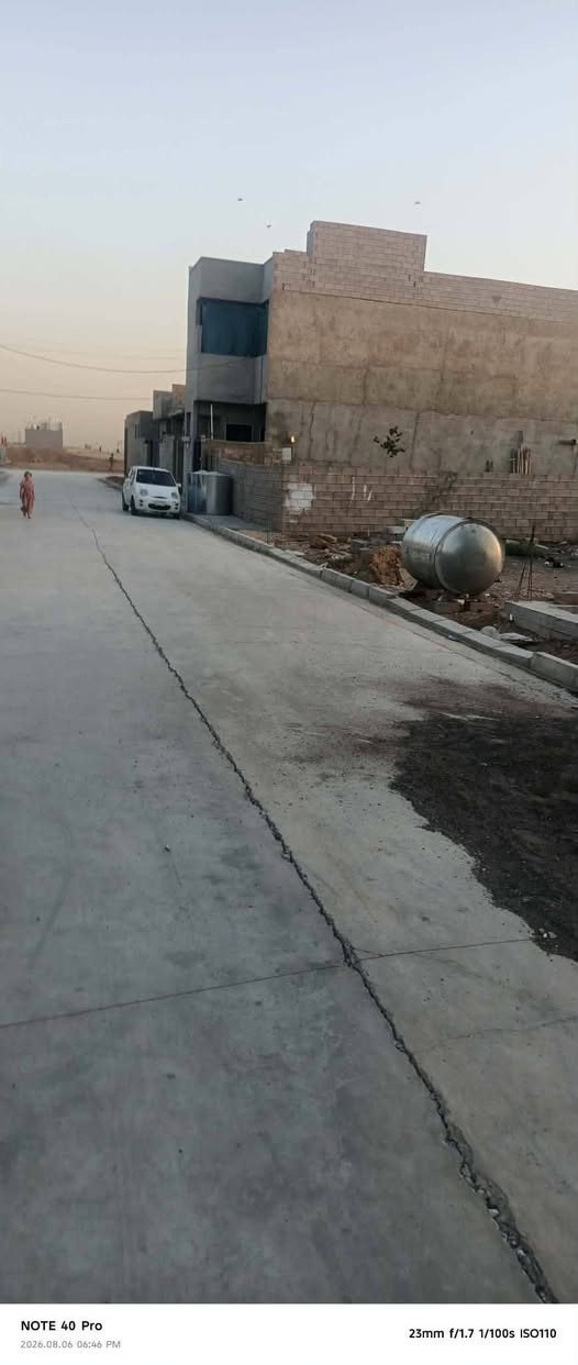 السلام عليكم بيت للبيع المساحة 100 متر جاهز نظام دكتات فول سيراميك أرضية الاول كاشي الثاني سيراميك فقط باقي عل جص ومرحلة ثانية كهرباء ومجاري حي القدس التقطيع الجديد الشارع الحولي ***********

